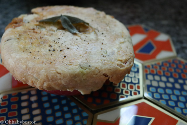 Turkey, cranberry, sage, and gravy. All essential Thanksgiving flavours which make this tasty pot pie a neighborhood favourite. 